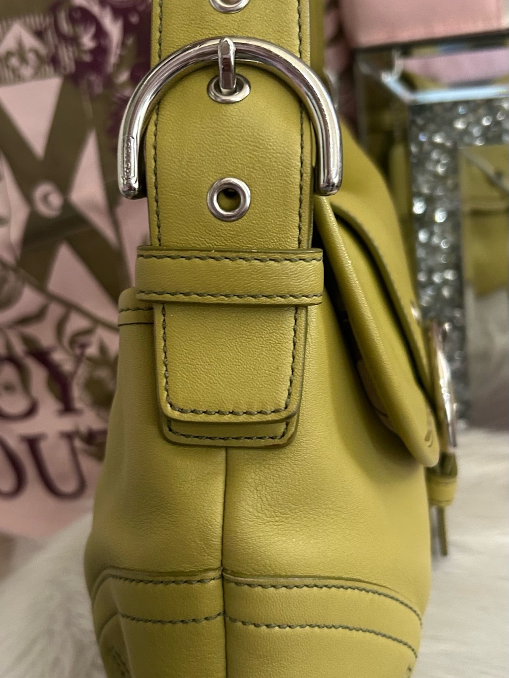 Y2K Vintage 2004 Coach Soho 9248 Lime Green Leather Buckle Flap Shoulder Bag - Picture 5 of 15